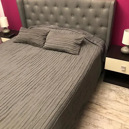 アパート Apartament 2 Camere ナボダリ